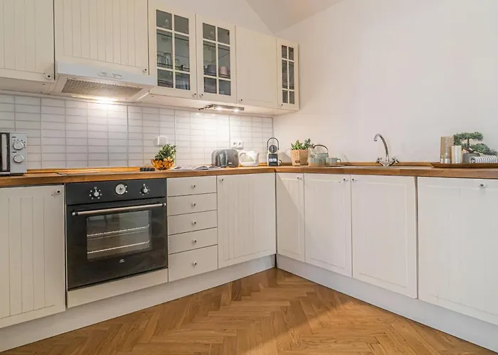 Bright & Spacious At Mala Strana, Charles Bridge 3 Min Of Walk Lejlighed
