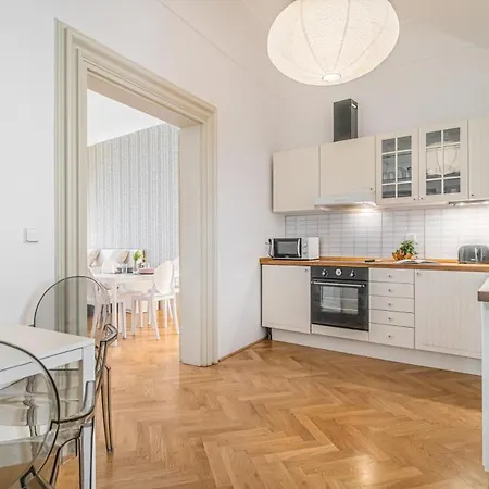 Apartament Bright & Spacious At Mala Strana, Charles Bridge 3 Min Of Walk