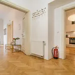 Apartament Bright & Spacious At Mala Strana, Charles Bridge 3 Min Of Walk Praga